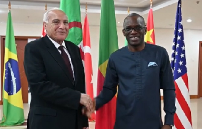 L?Algérie propose d?instaurer au Niger une période de transition de six mois