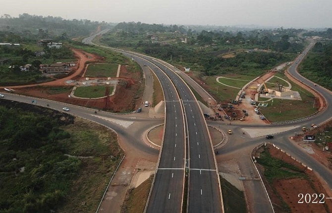 Paul Biya «donne» l'autoroute Yaoundé - Nsimalen aux camerounais