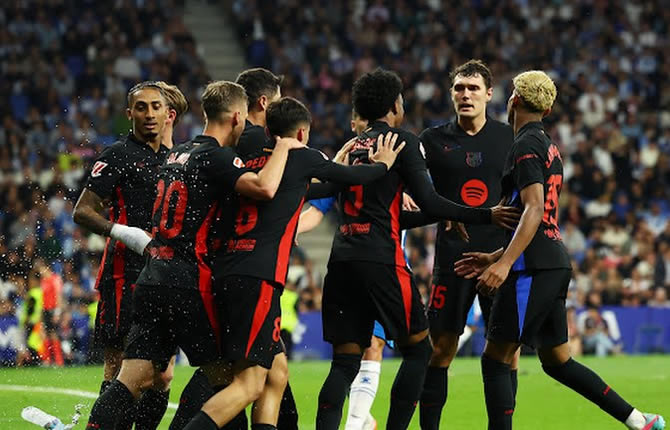 Bar?a Champion d'Espagne ! Les Blaugrana ?crivent l'Histoire Face ? l'Espanyol (2-0)