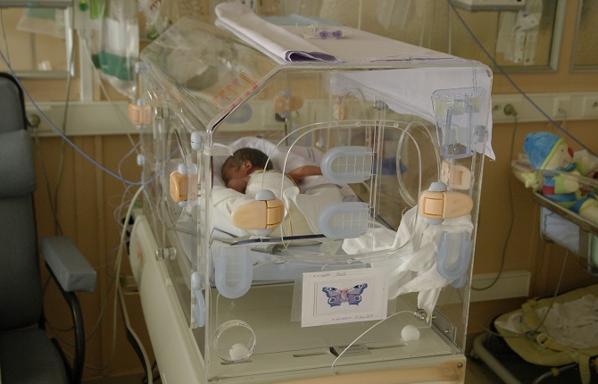 Témoignage : Un Hôpital laisse mourir un bébé et réclame 150 milles Francs pour restituer la dépouille de l'enfant