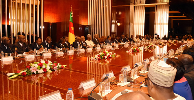 Cameroun : Paul Biya place ses pions à l'approche de la présidentielle
