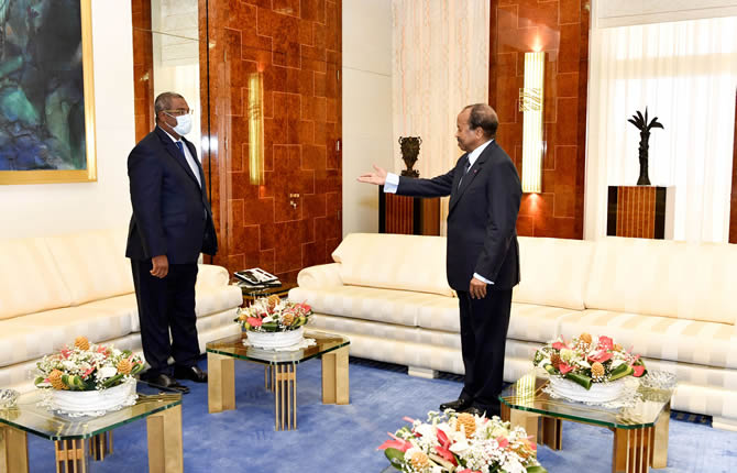 Paul Biya reçoit en audience Thierry Hot