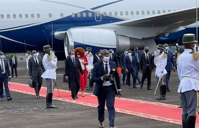 Retour «triomphal» de Paul Biya à Yaoundé
