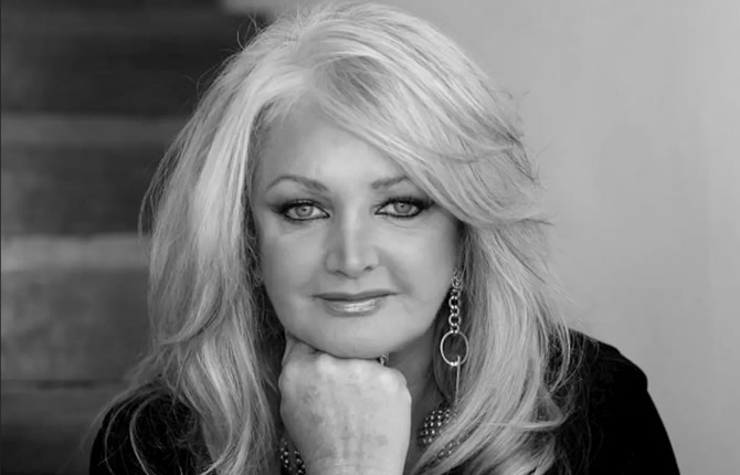 Bonnie Tyler, la voix rauque légendaire de 