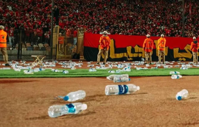 Coupe du Monde 2026 : la FIFA serre la vis et interdit les bouteilles, même transparentes et vides