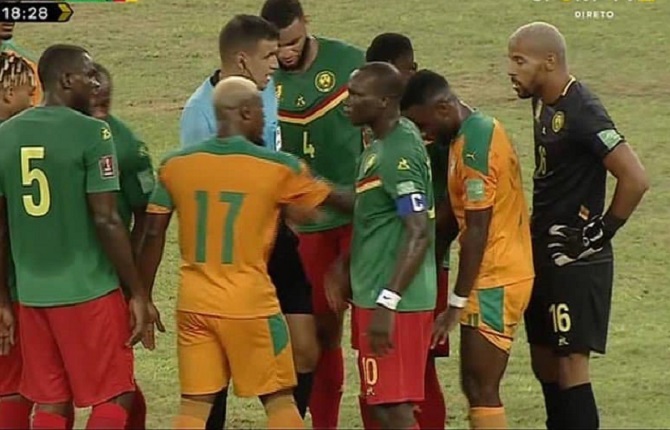 Le Cameroun s'embourbe sur la pelouse chaotique du stade d'Ebimpe face à la côte d'ivoire 2-1