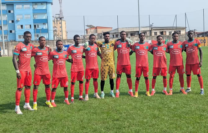Les Astres de Douala corrigent le Canon en Elite One