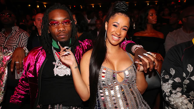 Cardi B filme Offset en train caresser sa P-ssy ! 