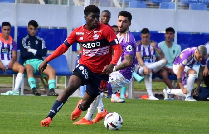 Le milieu de terrain camerounais Carlos Baleba va s'engager avec Brighton 