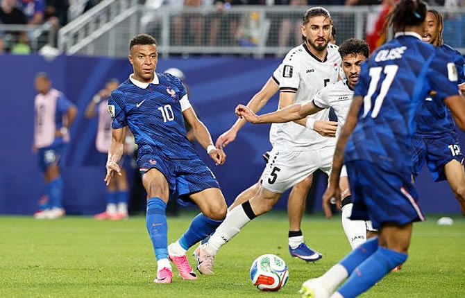 Mbappé centenaire et décisif : la France terrasse l’Irak, brave les orages et valide son ticket pour les 16es du Mondial 2026