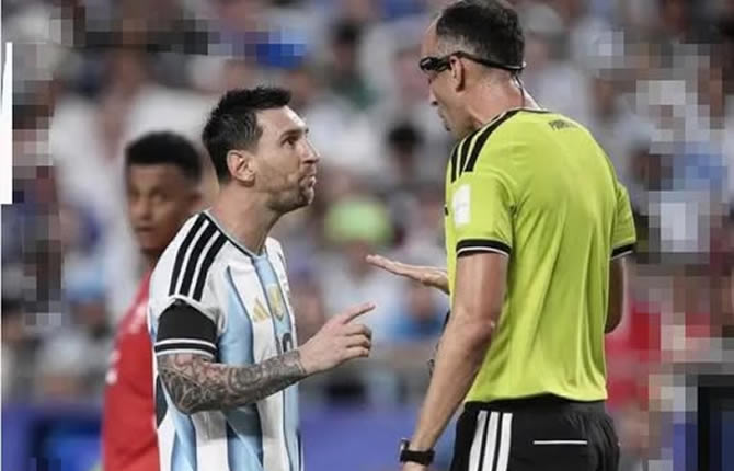 Messi recadre un arbitre, la Suisse explose contre la VAR : les polémiques d'arbitrage qui enflamment le Mondial 2026