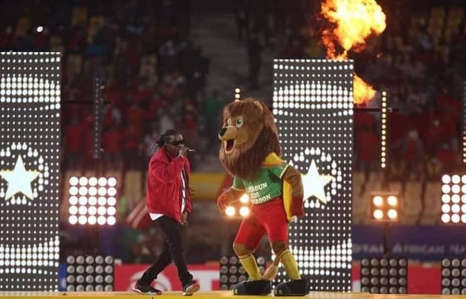 Ce que pense l'artiste Maahlox le viber du passeport en 48h au Cameroun