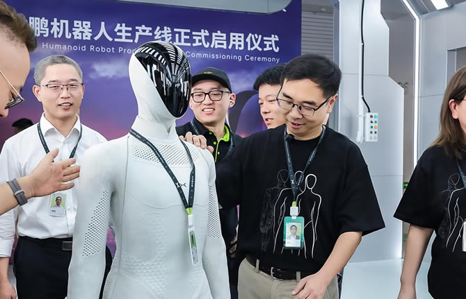 Chine : ce robot humanoïde va bientôt sortir en série, et il ressemble à un humain