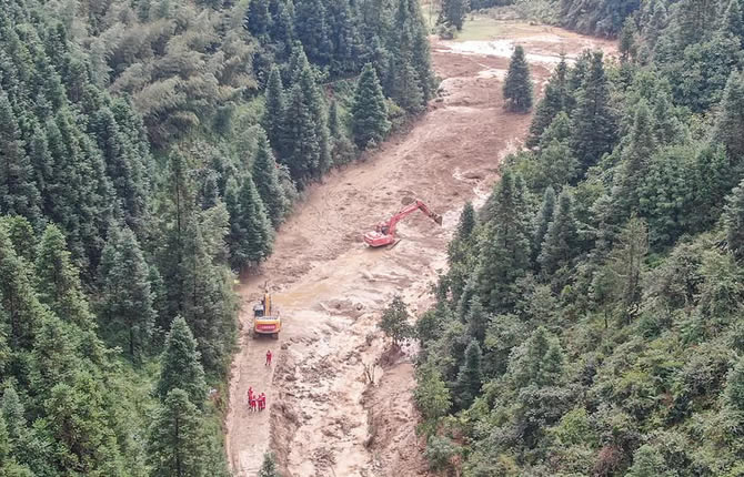 Chine : au moins 5 morts et 7 disparus après une terrible coulée de boue