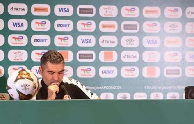 Scandale : Un prestataire du COCAN arrache ses micros et son matériel pendant une conférence de presse