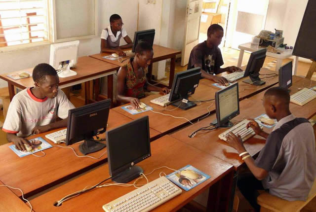 Economie numérique: la société civile fixe des préalables au gouvernement camerounais