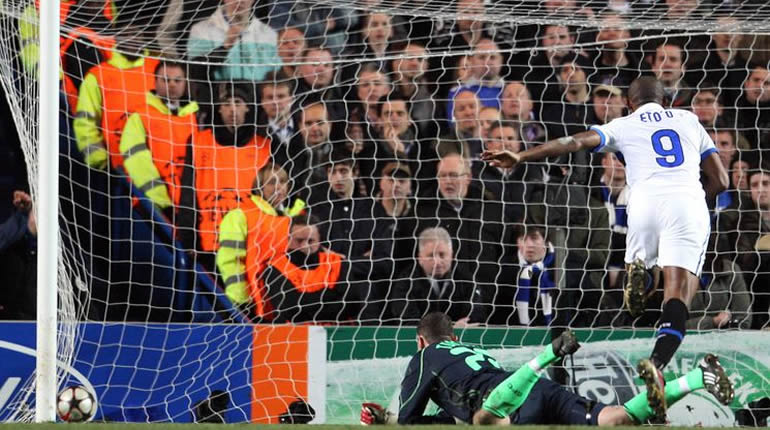 Comment CIty va attirer Eto\'o et Aguero