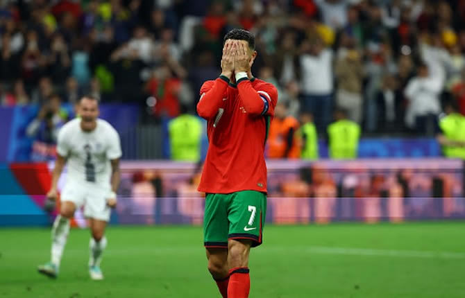 Ronaldo annonce sa retraite internationale après le championnat d?Europe en Allemagne