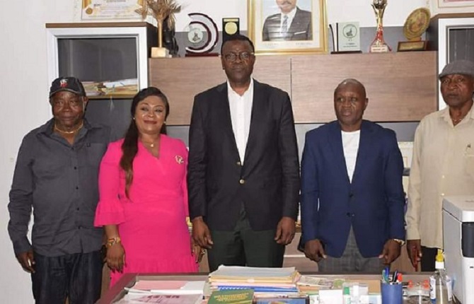 La mairie de Dschang offre un terrain de 5ha à la FECAFOOT pour la construction d'un stade