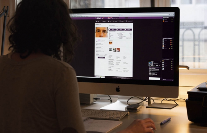 Etudes et écrans : qu'est-ce que la myopie étudiante et comment y remédier ?