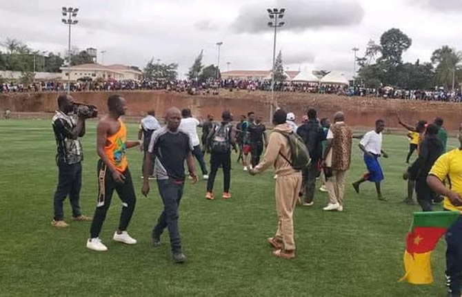 SCANDALE A ODZA ! La finale des barrages du Centre interrompue par l'invasion de supporters en colère