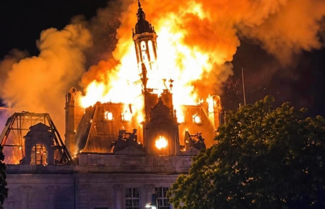 France : mairies incendiées, affrontements et 400 interpellations, la colère contre la vie chère dégénère