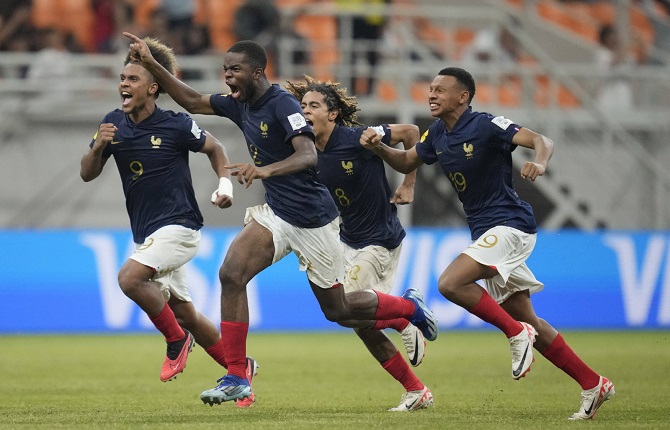 La France élimine le Sénégal et l'Ouzb?kistan sort l'Angleterre du Mondial U17 en Indon?sie