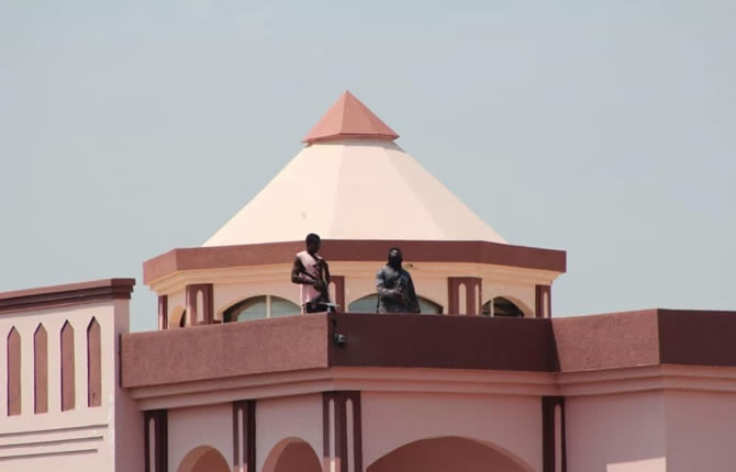 Akere Muna dénonce un ?coup d?état constitutionnel? et appelle ? une transition d?mocratique
