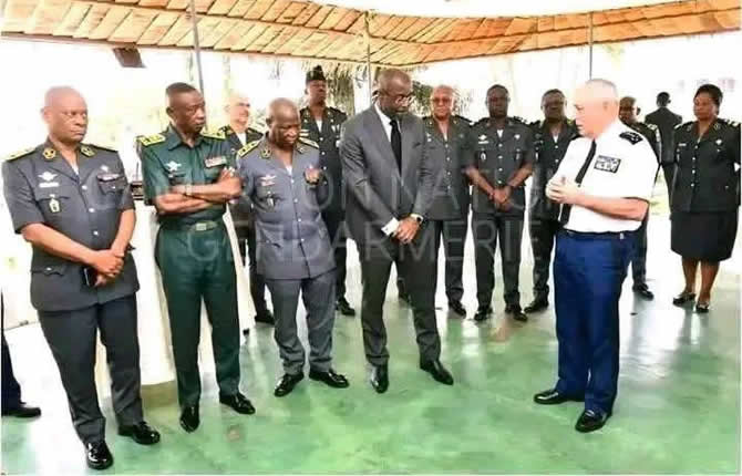 Cameroun : Matomba d?nonce une arm?e ? priv?e de sa souverainet? ? apr?s la visite du Chef de la gendarmerie fran?aise