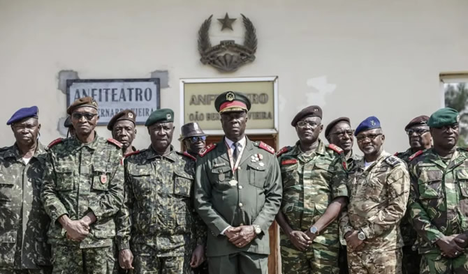 Coup d’État en Guinée-Bissau : la Cédéao suspend le pays, la junte installe Horta N’Tam/Inta à la tête d’une transition d’un an