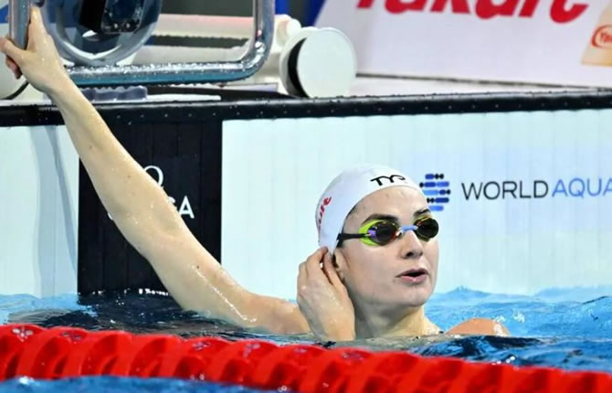 La nageuse Gretchen Walsh fait tomber le record mondial en petit bassin