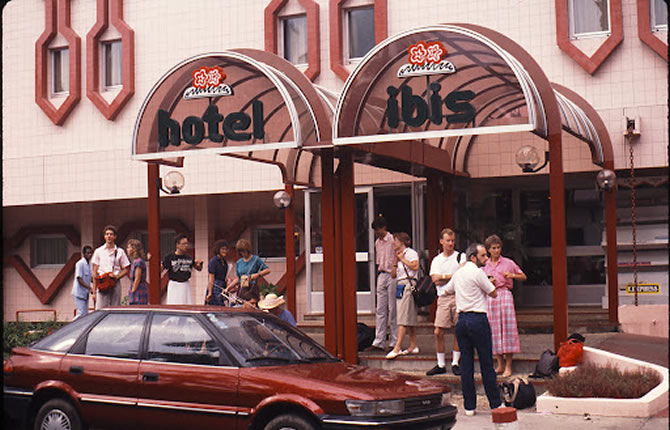 Le milliardaire camerounais Dieudonn? Bougne rach?te l'h?tel Ibis de Douala