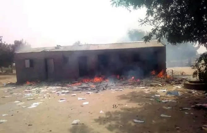 Des élèves incendient lycée d'Oulaga dans l'extrême-nord du Cameroun
