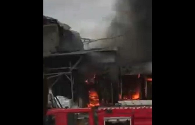 Un incendie ravage plusieurs boutiques au quartier Village à Douala