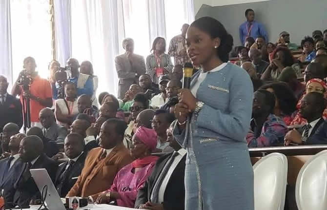 Indira Baboke, fille du directeur adjoint du cabinet civil, devient docteur en m?decine ? 23 ans !
