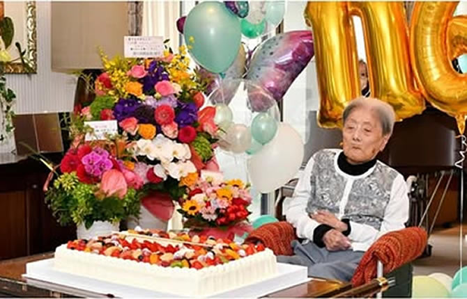 Elle avait 115 ans : la doyenne du Japon s'éteint, un trésor viking de 18 kg refait surface au Danemark