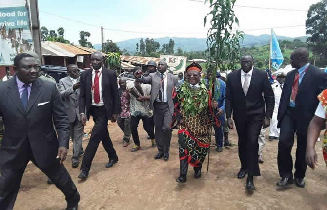 Le Premier Ministre camerounais cherche les solutions à la crise sécessionniste