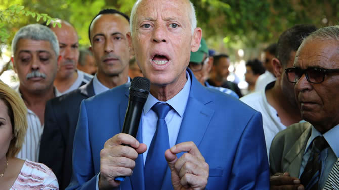Le futur président tunisien Kais Saied, remercie les jeunes