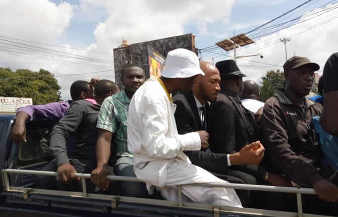 Cameroun: Le pouvoir envoie nuitamment en prison Maurice Kamto, leader de l’opposition