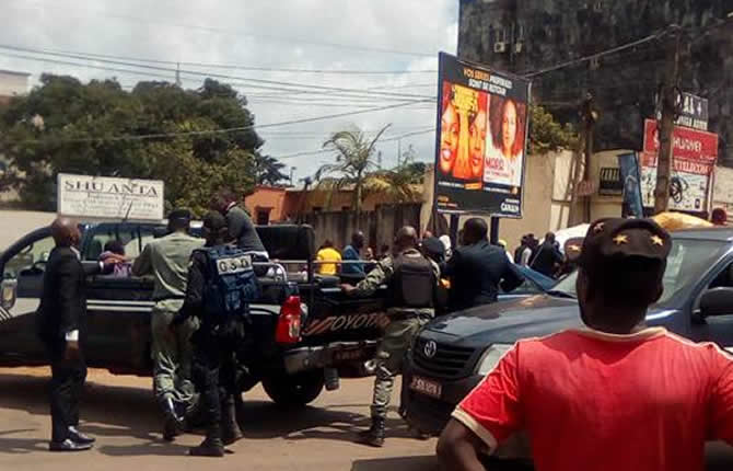 Urgent: La Police encercle Maurice Kamto à Yaoundé.