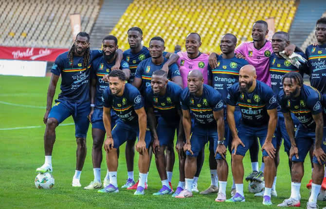 Hiondi Nkam balance : ? Les Lions Indomptables, une ?picerie dirig?e par un président qui se prend pour Dieu ?