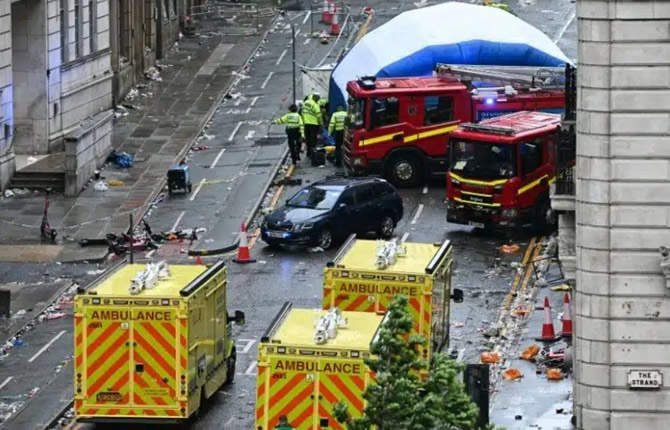 Drame ? Liverpool : une voiture fonce sur la foule en liesse, près de 50 blessés après la victoire de Liverpool FC