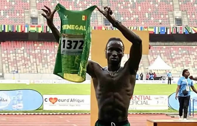 Le sénégalais Louis Fran?ois Mendy champion d'Afrique au 110m haies re?oit 80 000 FCFA de primes