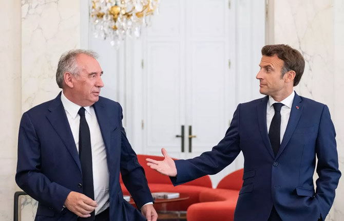 France secouée : amendes records, cambriolage spectaculaire, boxeuses priv?es de Mondial et Macron en chute libre