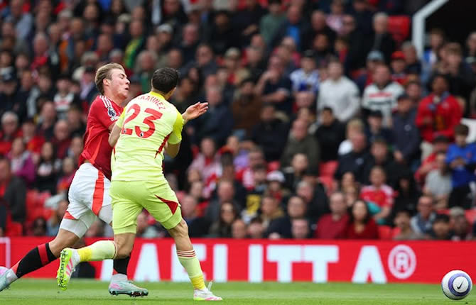 Fin de saison tumultueuse ? Old Trafford : Onana absent, Manchester United termine en force face ? Villa !