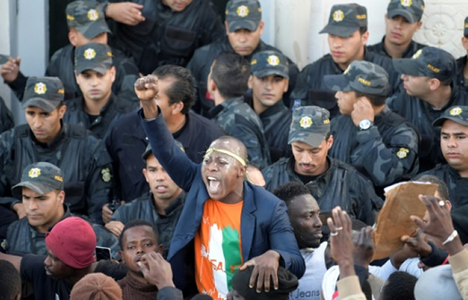 Le meurtre du chef de la communauté ivoirienne à Tunis provoque des manifestations