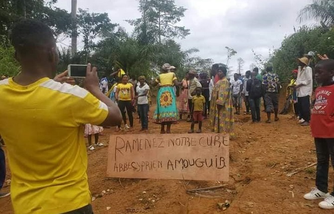 Les populations de Ndongko par Mbalmayo réclament leur curé
