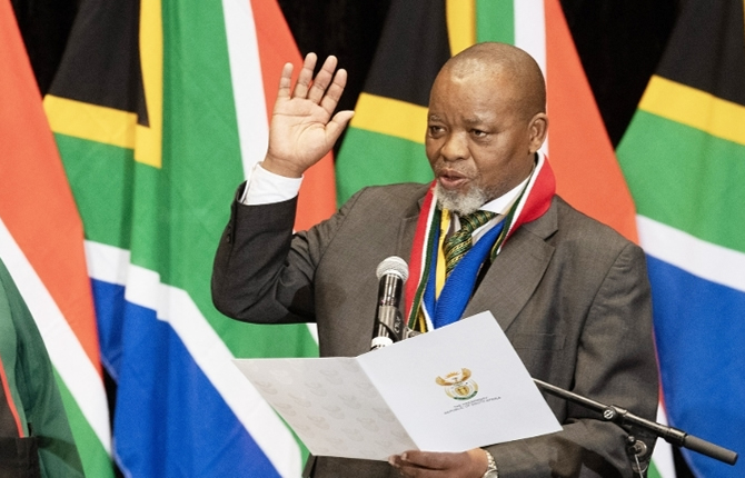 Afrique du Sud : Gwede Mantashe rejette les exigences américaines sur les terres rares, tandis qu?un projet choc sur la r?forme foncière divise le pays