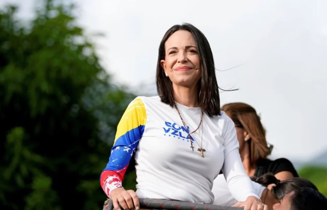 Maria Corina Machado, figure de l'opposition vénézuélienne, décroche le Prix Nobel de la paix 2025