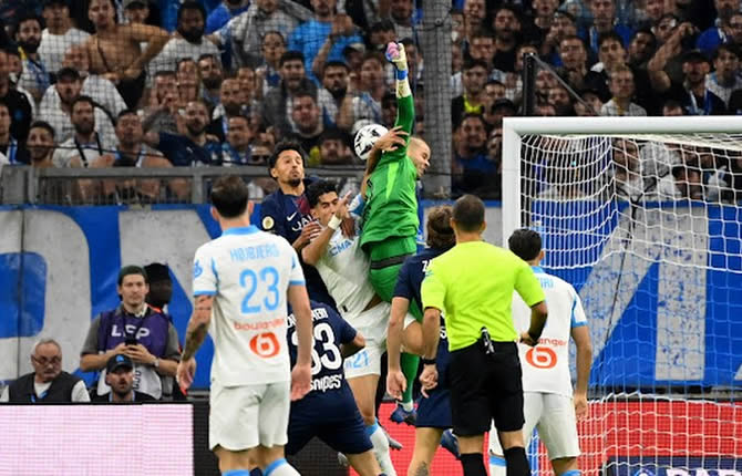 Clasico : Marseille surprend le PSG 1-0, Hakimi s?emporte face aux supporters marseillais